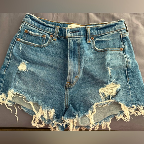Abercrombie & Fitch Pants - Abercrombie & Fitch -high rise Mom short
